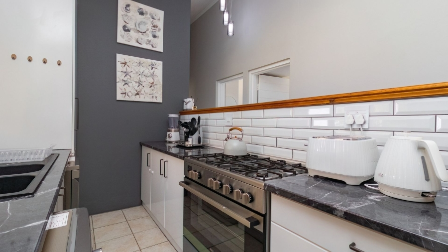 4 Bedroom Property for Sale in Sandbaai Western Cape